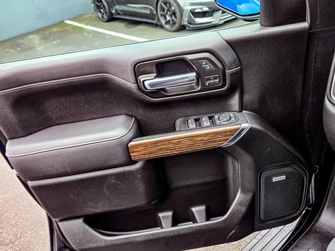 Used 2020 Chevrolet Silverado 1500 High Country image 23