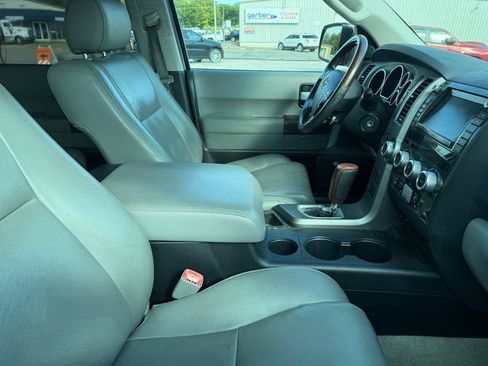 Used 2011 Toyota Sequoia Platinum AWD/4WD image 2
