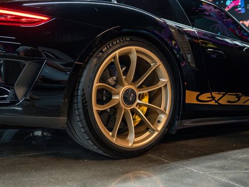 Used 2019 Porsche 911 GT3 RS w/ Weissach Package RWD image 18