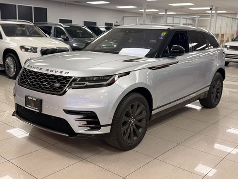 Used 2018 Land Rover Range Rover Velar R-Dynamic SE AWD/4WD image 3
