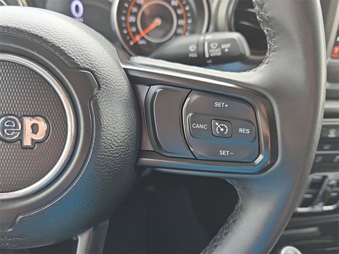 Used 2023 Jeep Gladiator Sport image 16