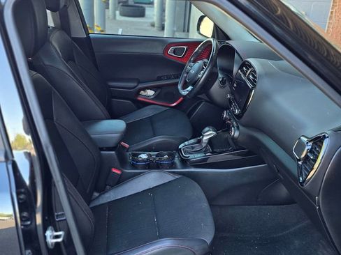 Used 2023 Kia Soul GT-Line w/ GT-Line Technology Package FWD image 17