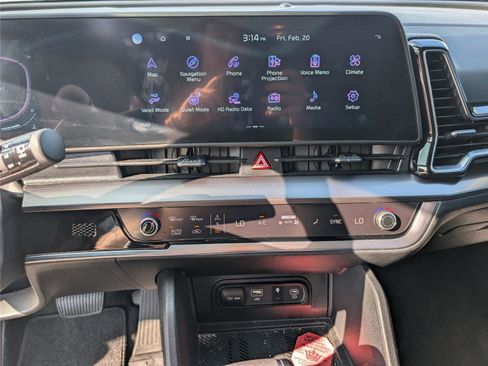 Used 2024 Kia Sportage EX image 24