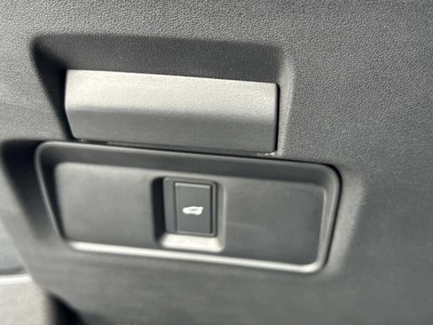 Certified 2025 Land Rover Range Rover Evoque S image 28