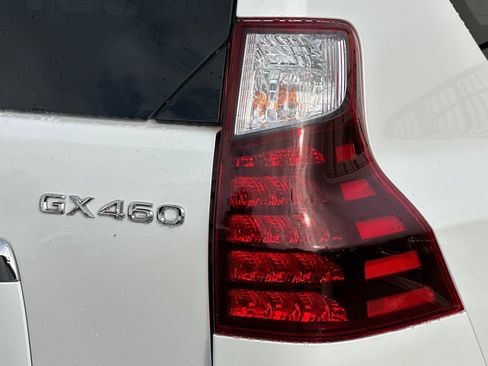 Used 2020 Lexus GX 460 Premium image 35
