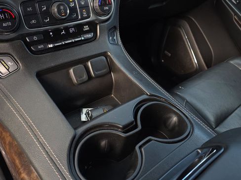Used 2018 Chevrolet Suburban LT image 30