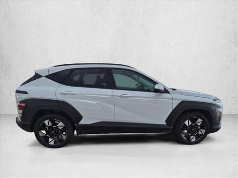 Used 2025 Hyundai Kona SEL FWD image 4