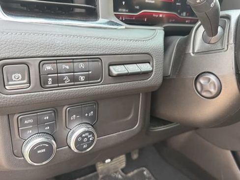 Used 2024 GMC Yukon Denali AWD/4WD image 17
