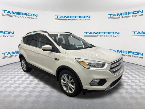Used 2017 Ford Escape SE w/ Equipment Group 201A FWD image 7