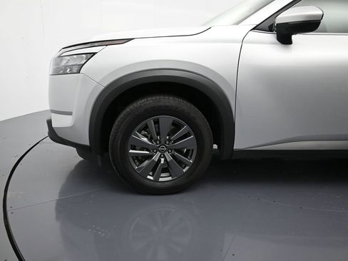 Certified 2024 Nissan Pathfinder SV image 10