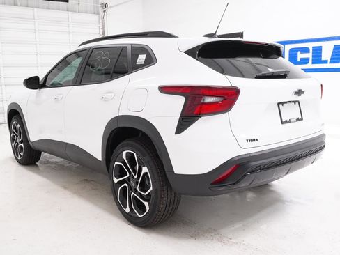 New 2026 Chevrolet Trax RS image 9