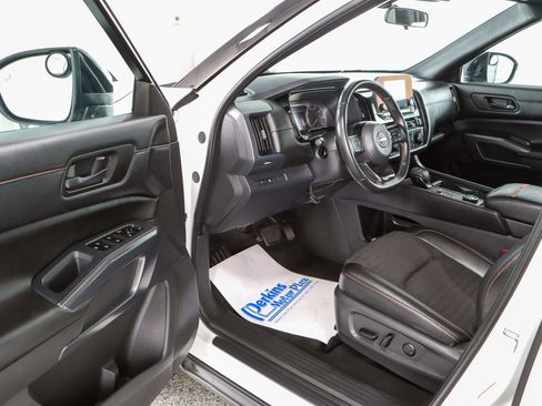 Used 2023 Nissan Pathfinder Rock Creek image 3