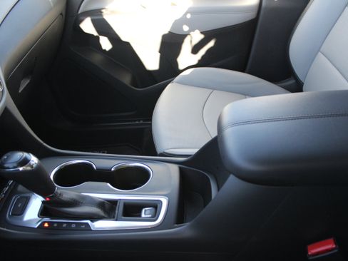 Used 2020 Chevrolet Equinox Premier image 25