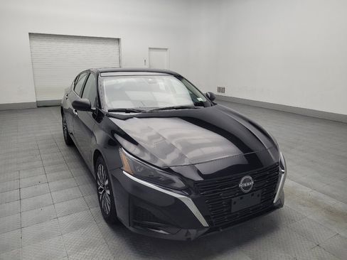 Used 2024 Nissan Altima 2.5 SV image 13