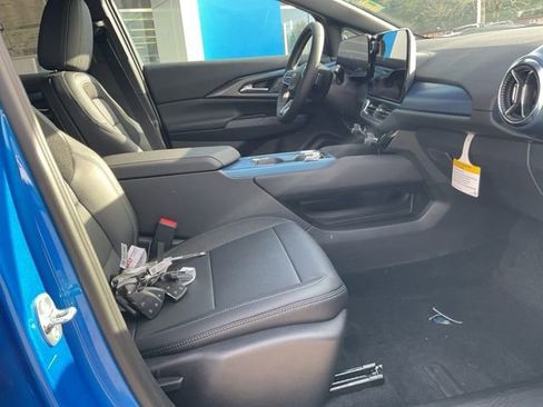 New 2026 Chevrolet Equinox EV LT image 17