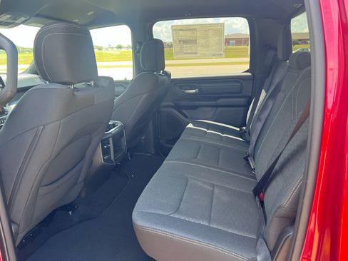 New 2026 RAM 1500 Express AWD/4WD image 19