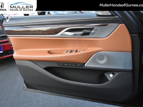 Used 2020 BMW 750i xDrive w/ Executive Package image 40