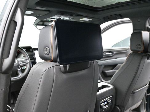 Used 2026 GMC Yukon XL AT4 w/ AT4 Premium Plus Package AWD/4WD image 34