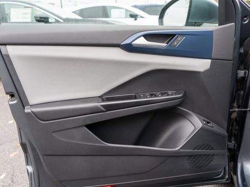 Used 2022 Volkswagen Taos SE image 18