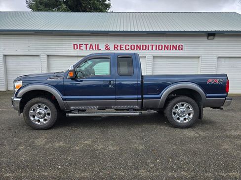 Used 2013 Ford F250 Lariat w/ Chrome Pkg image 40