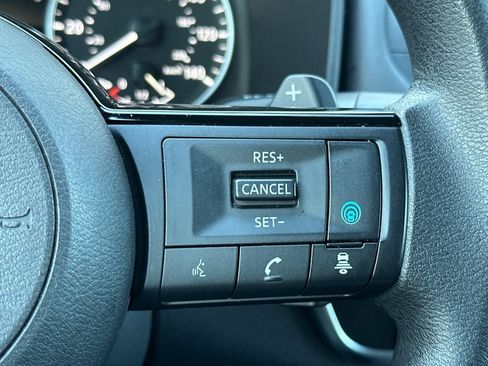 Used 2023 Nissan Rogue SV image 28