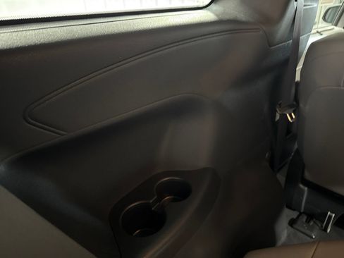 Used 2025 Toyota Sienna XLE FWD image 46