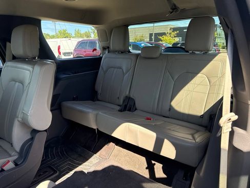Used 2020 Ford Expedition Limited AWD/4WD image 9