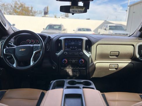 Used 2021 Chevrolet Silverado 1500 LT image 22