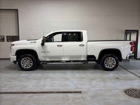 Used 2020 Chevrolet Silverado 3500 High Country w/ Z71 Off-Road Package image 2