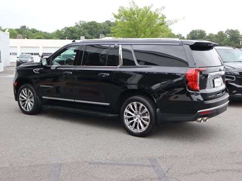 Used 2022 GMC Yukon XL Denali AWD/4WD image 8