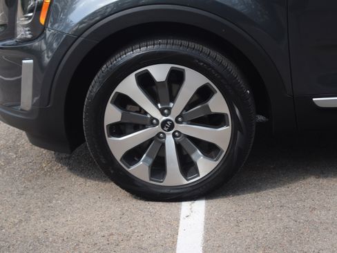Used 2020 Kia Telluride S FWD image 29