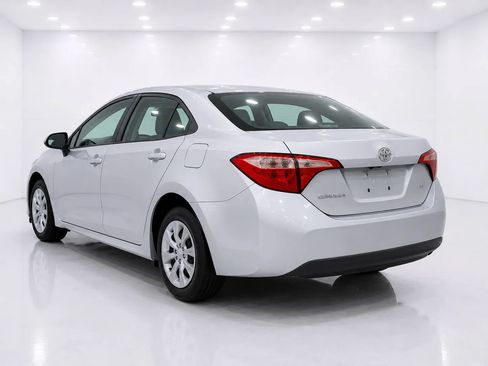 Used 2018 Toyota Corolla LE FWD image 3