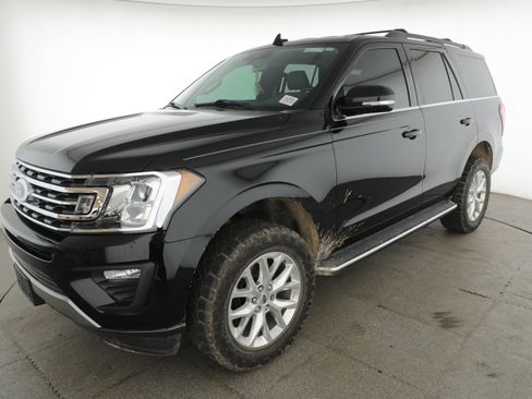 Used 2021 Ford Expedition XLT RWD image 2