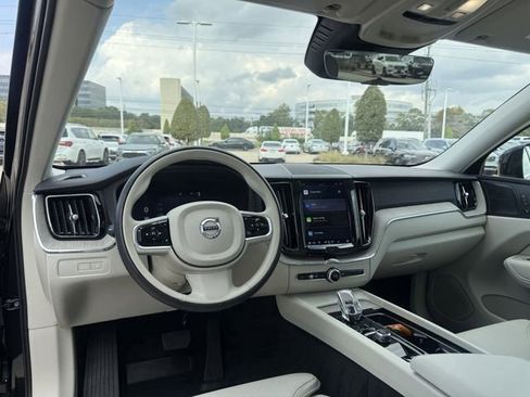 Certified 2023 Volvo XC60 T8 Ultimate w/ Climate Package image 17
