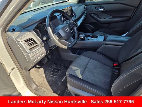 Used 2025 Nissan Rogue SV FWD image 18
