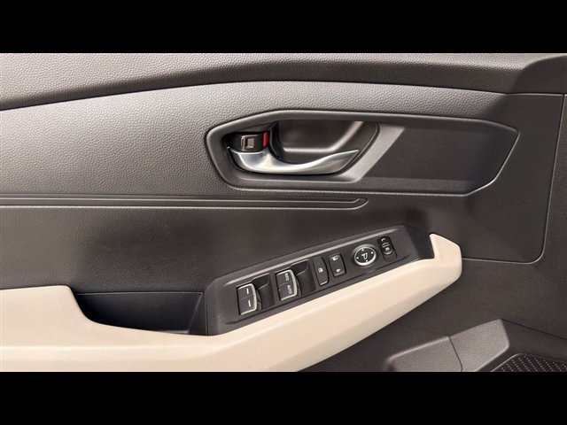 Certified 2025 Honda Accord SE image 32