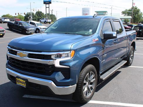 Used 2024 Chevrolet Silverado 1500 LT w/ Texas Edition Plus AWD/4WD image 4