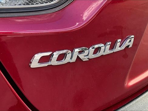 Used 2025 Toyota Corolla LE FWD image 30