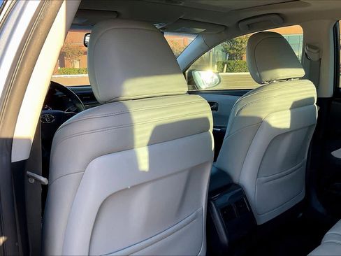 Used 2015 Toyota Avalon XLE Touring image 12