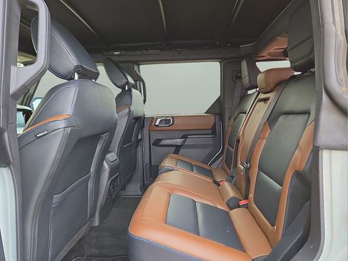 Used 2024 Ford Bronco Outer Banks image 15