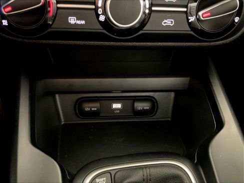 Used 2024 Kia Soul LX w/ Option Group 015 FWD image 15