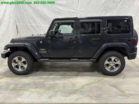 Used 2018 Jeep Wrangler Unlimited Sahara AWD/4WD image 13