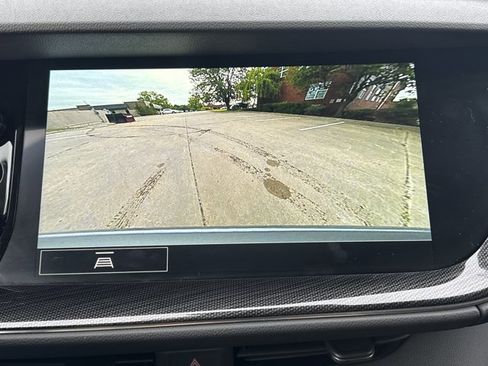 Used 2023 Buick Envision Essence FWD image 6
