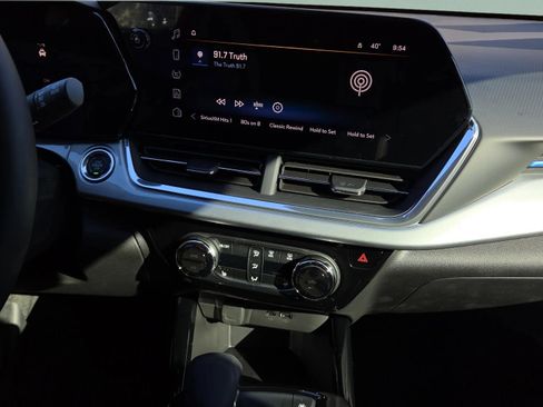 New 2026 Chevrolet Trax LT w/ Driver Confidence Package image 18