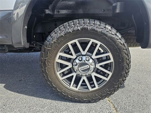 Used 2017 Ford F250 Lariat w/ Lariat Ultimate Package image 16