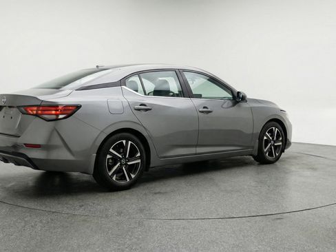 Used 2025 Nissan Sentra SV FWD image 9
