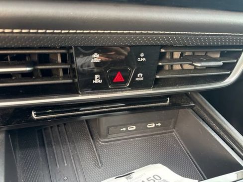 Used 2025 Volkswagen Atlas SE FWD image 35