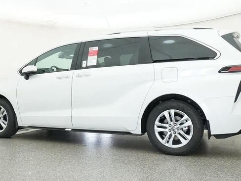 New 2026 Toyota Sienna Limited FWD image 20