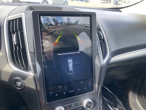 Used 2022 Ford Edge Titanium image 21
