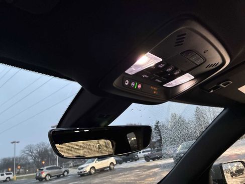 Certified 2023 Chevrolet Traverse RS image 36